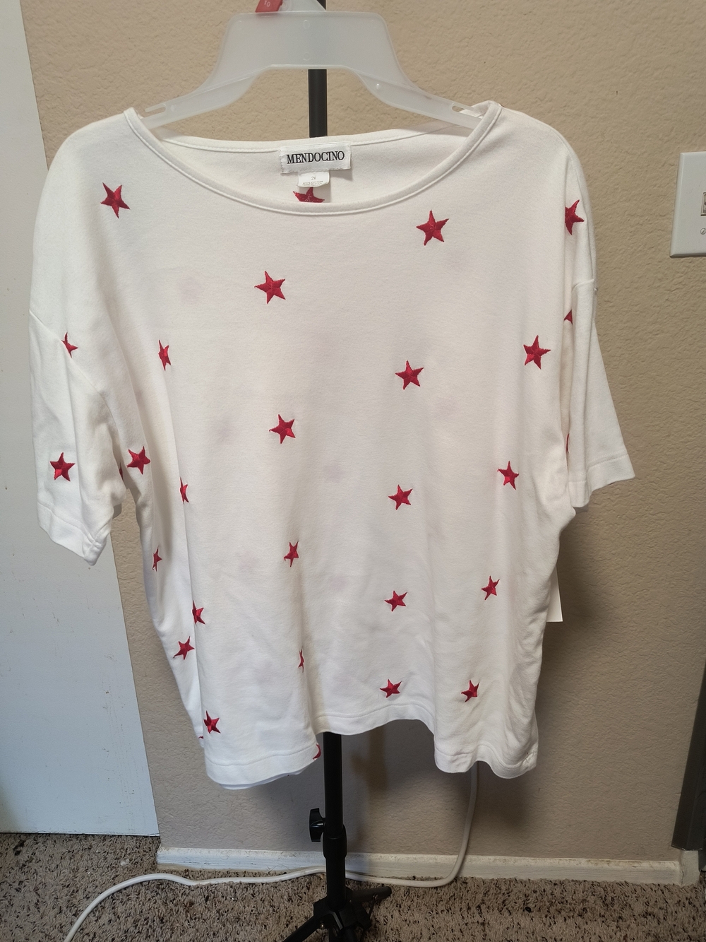 White Tee with Red Star Y2K Print 100% Cotton Summer Beachy Soft (2X)